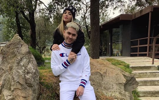 Kimberly Loaiza y Juan de Dios Pantoja