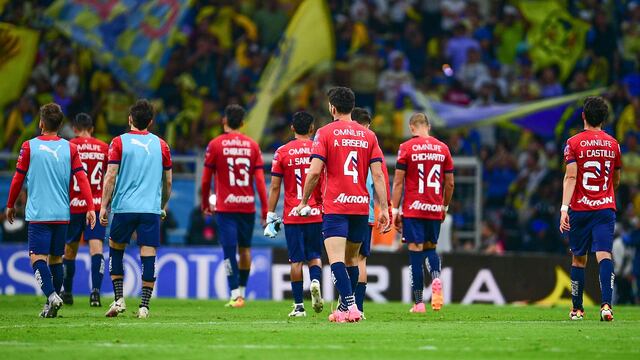 Plantel de Chivas en el Estadio Azteca.