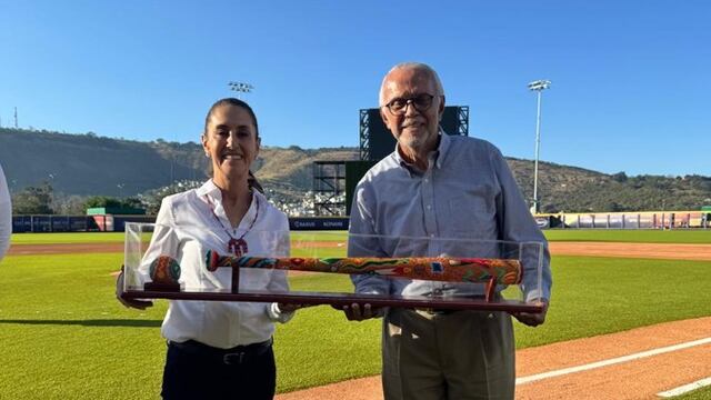 Miguel Ángel Navarro y Claudia Sheinbaum inauguran el estadio “El Coloso del Pacífico”