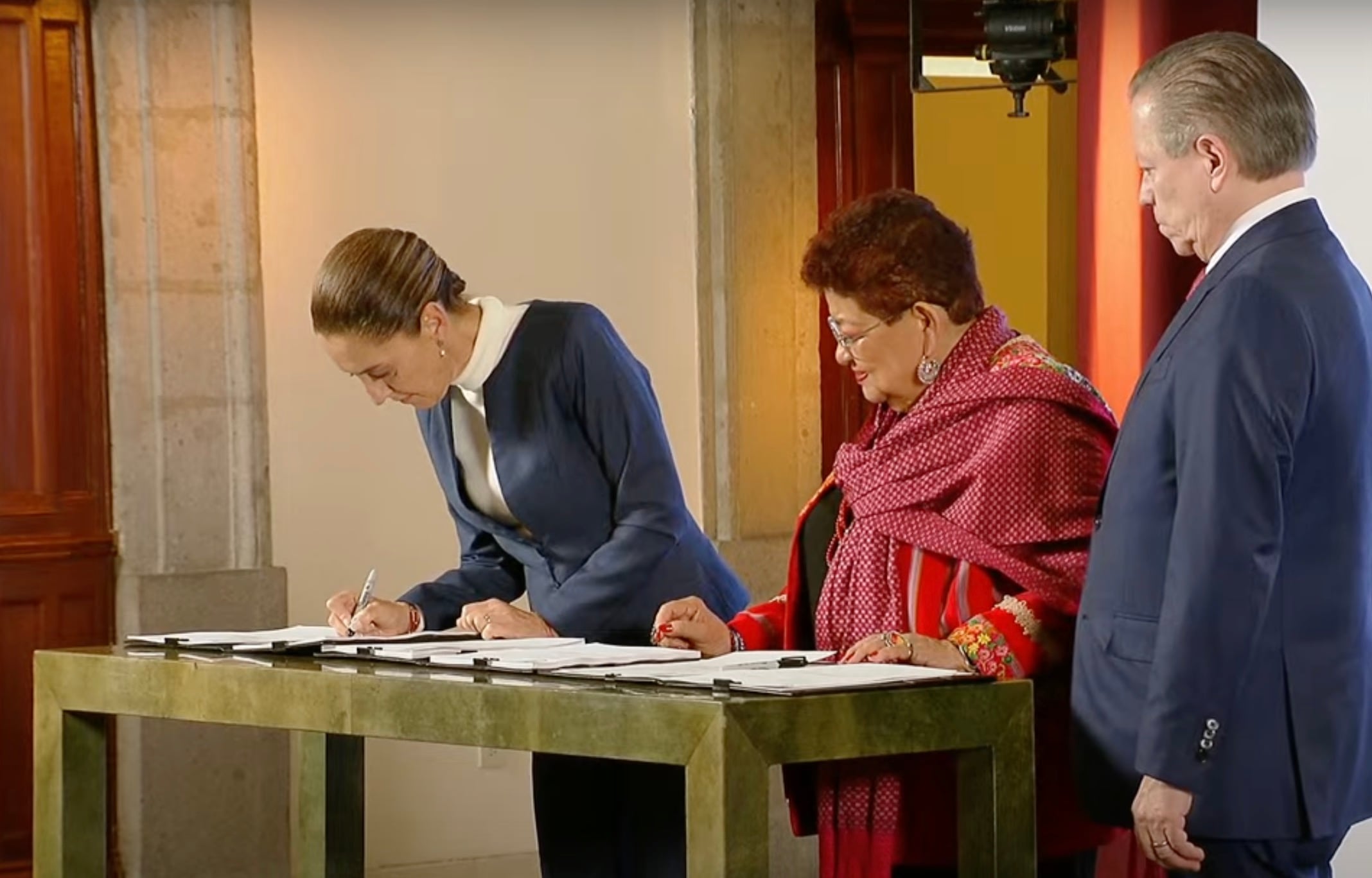 Claudia Sheinbaum firma leyes secundarias de la reforma al Poder Judicial