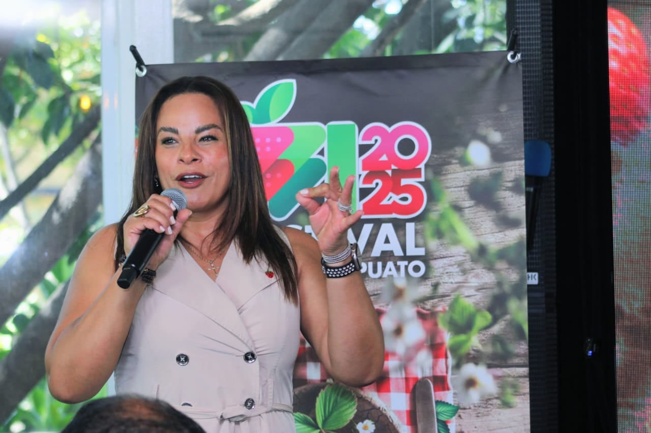 Lorena Alfaro presenta en CDMX la XIII edición del Festival de la Fresa.