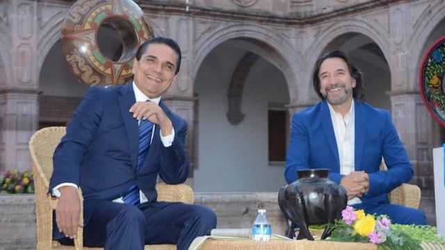 Silvano Aureoles acompañado de Marco Antonio Solís 'El Buki'