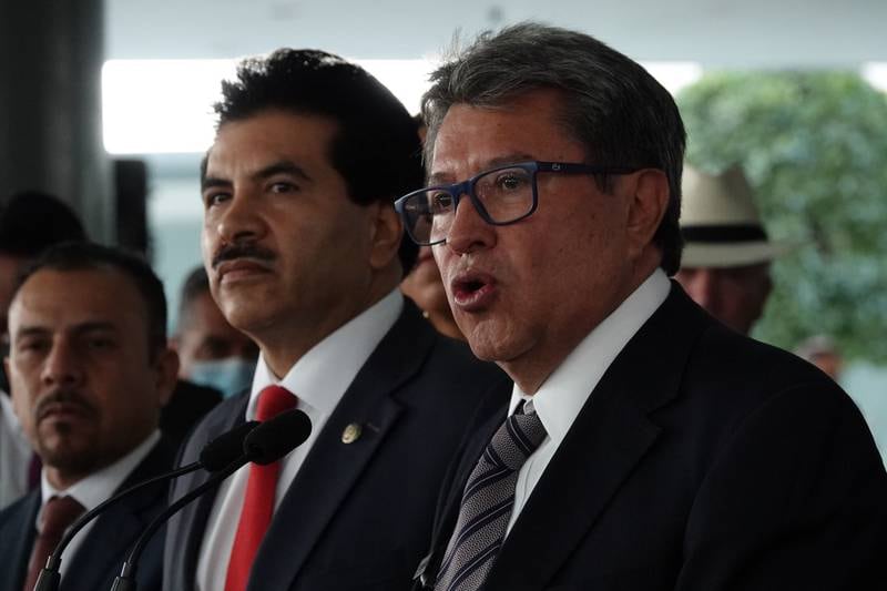 Ricardo Monreal se suma a marcha por reforma electoral de AMLO.