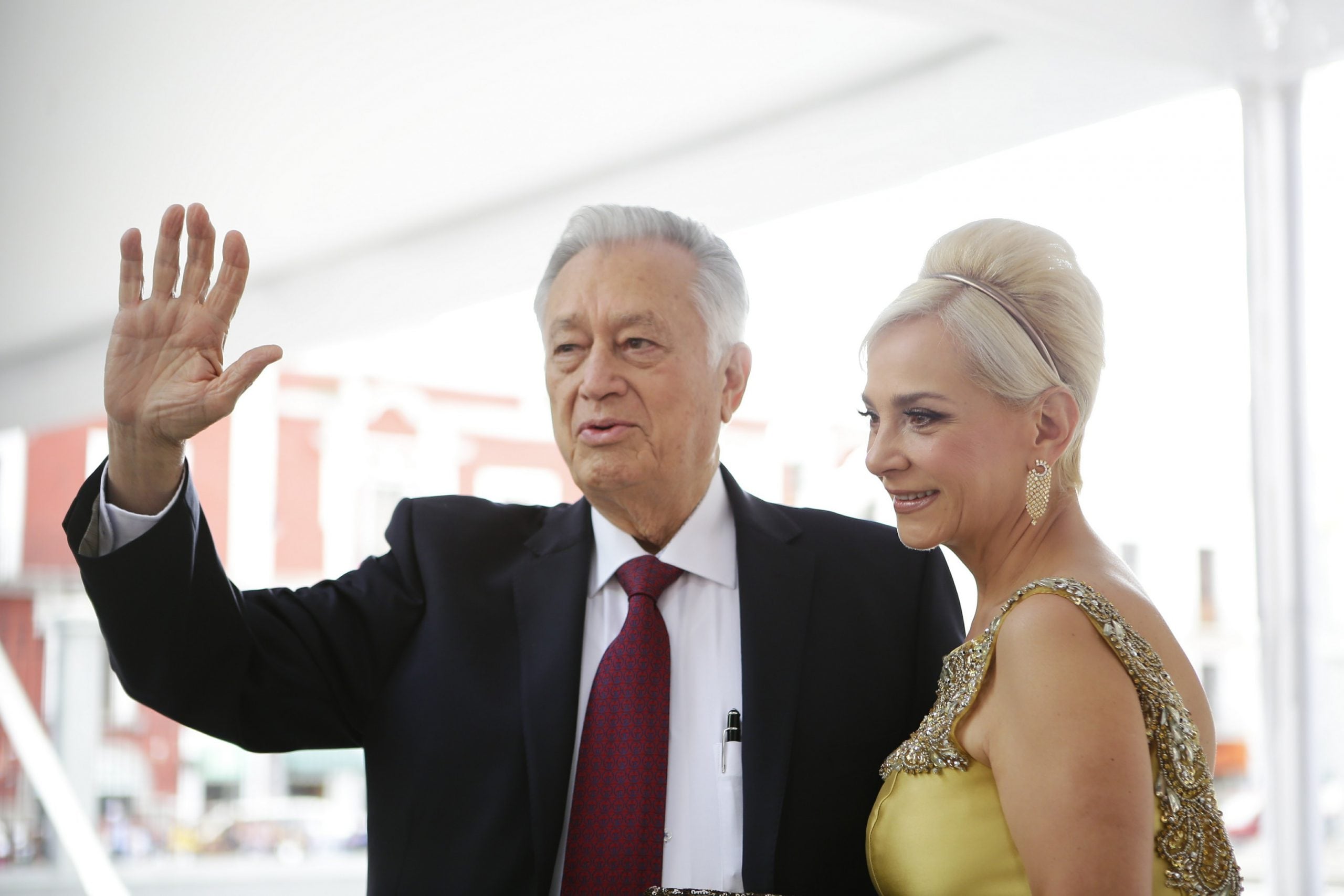 Manuel Bartlett y Julia Abdalá, su pareja