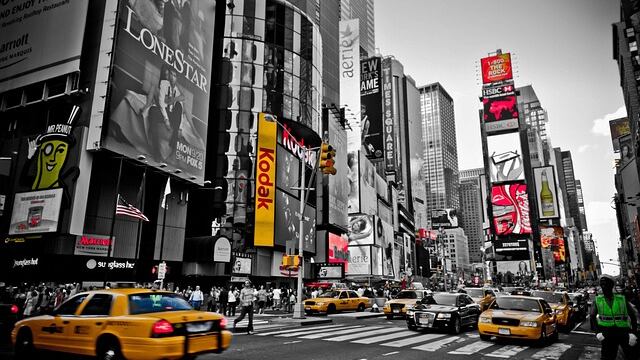 Príncipe Harry y Meghan Markle son perseguidos en Nueva York