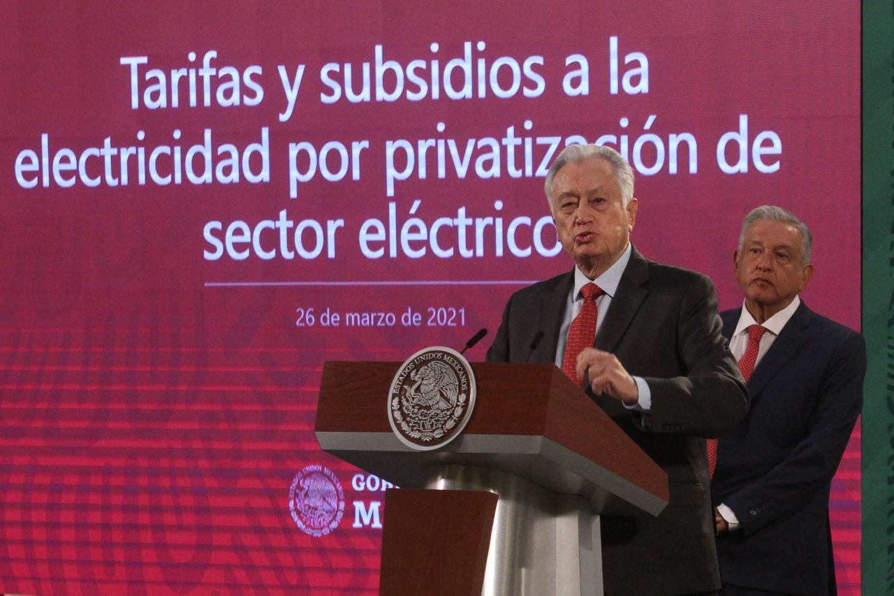 Manuel Bartlett en la conferencia mañanera de AMLO