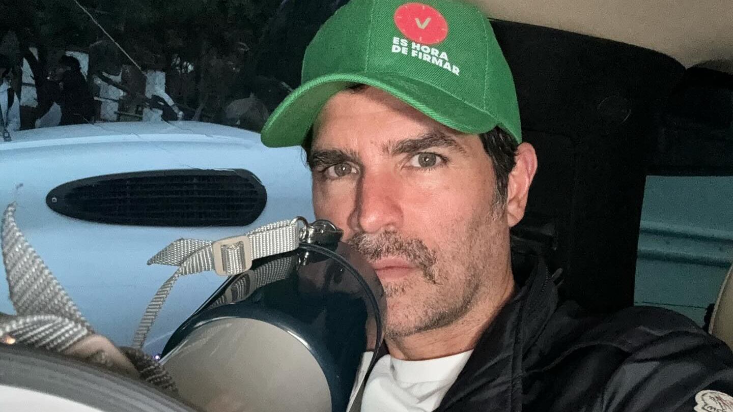 Eduardo Verastegui acusa al INE de no registrar las firmas de su precandidatura; le faltan 900 mil