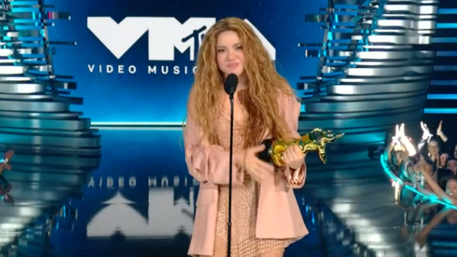 Shakira fue condecorada con el Premio Video Vanguardia 2023 en los MTV Video Music Awards