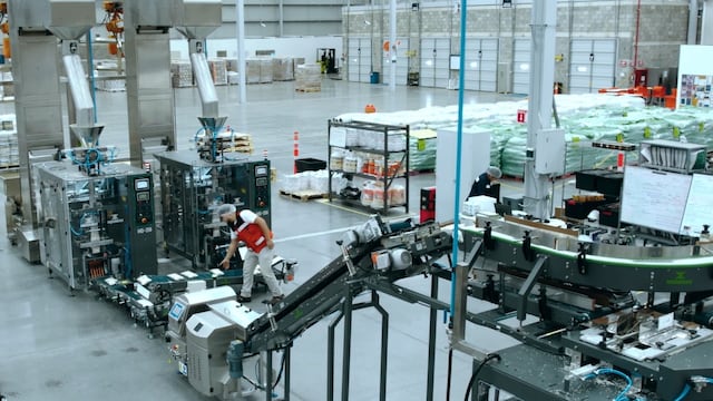 El director general de CIMA, Teddy Martínez, destacó que la expansión de la planta en Aguascalientes permitirá incrementar la producción de alimentos.