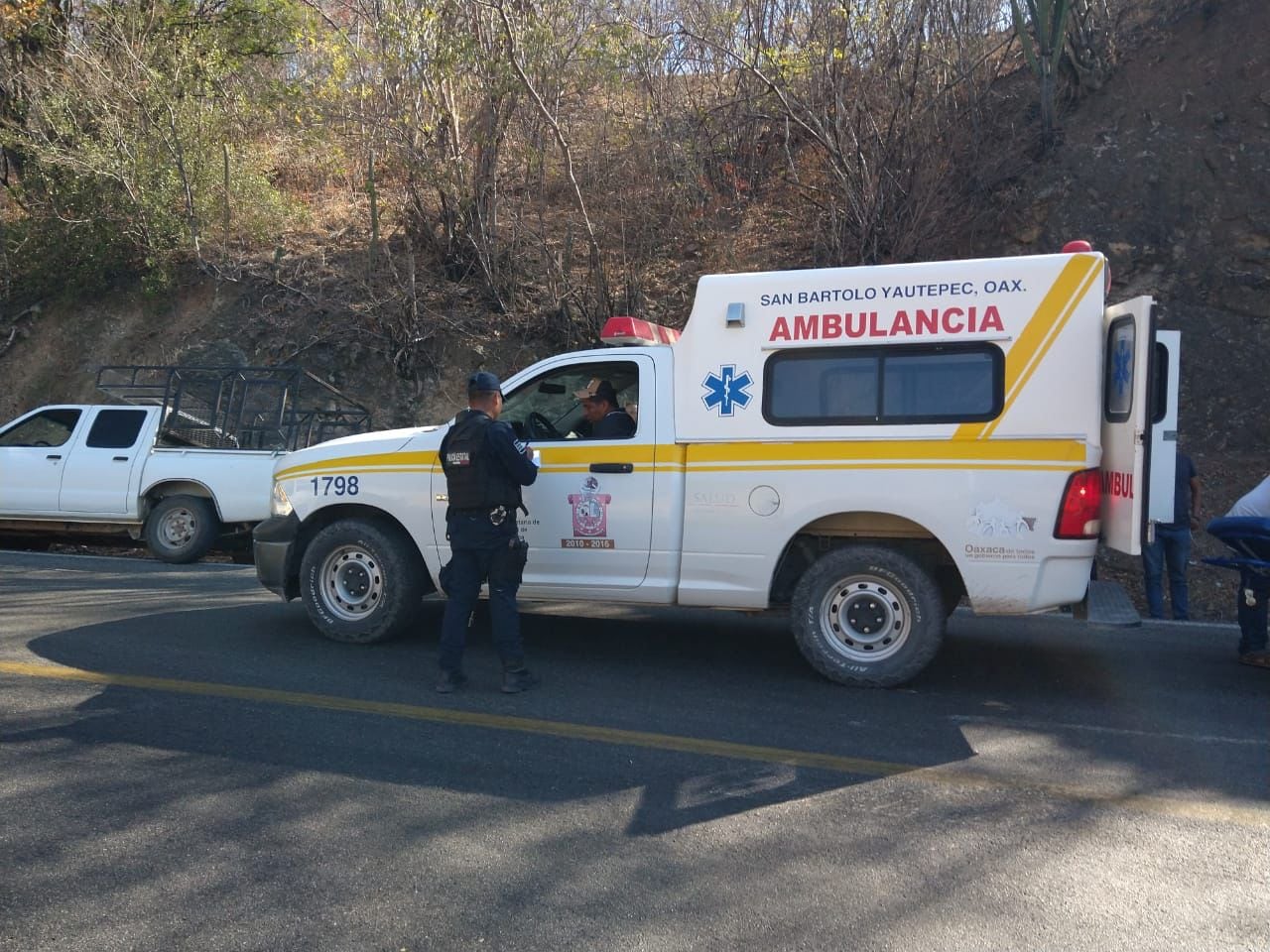 El accidente en la carretera Oaxaca-Tehuantepec dejó 3 muertos y un herido