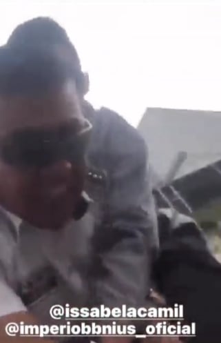 Policía agrediendo a fan de Poncho de Nigris en La Casa de los Famosos México