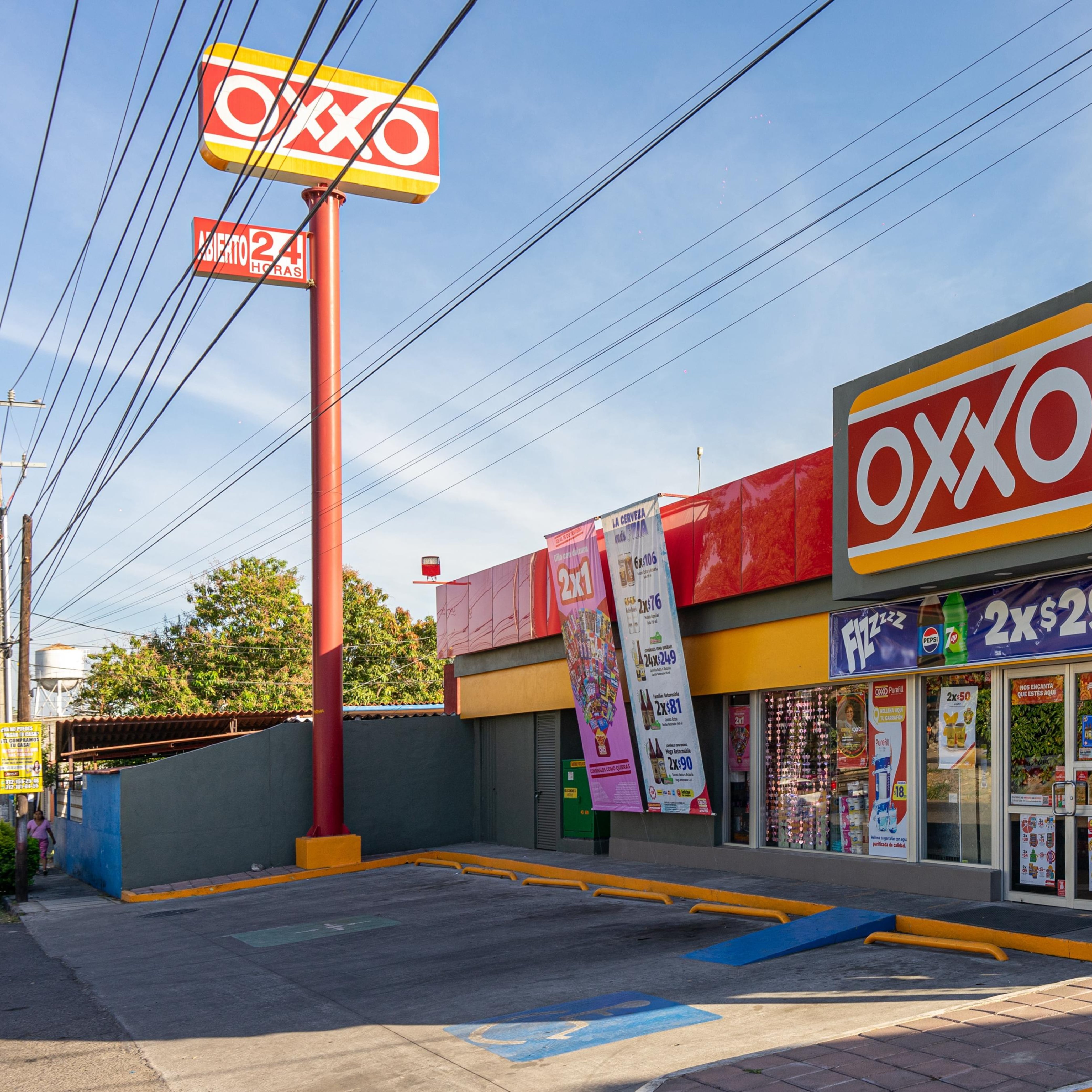 OXXO y Mifel anuncian alianza para retiro en efectivo en tiendas