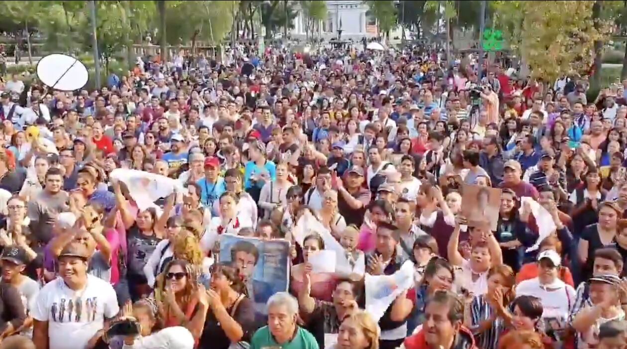 Karaoke en homenaje a José José en CDMX