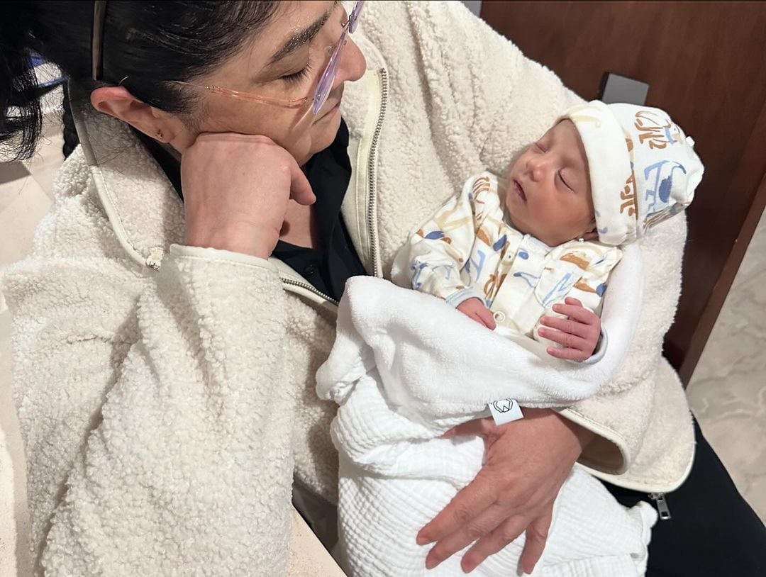 Victoria Ruffo con su nieta Tessa.
