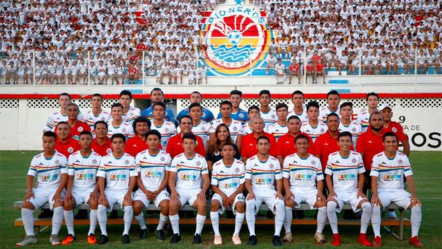 Mara Lezama Espinosa dijo sentirse orgullosa y emocionada al convivir con los niños y jóvenes de los equipos Pioneros de Cancún.