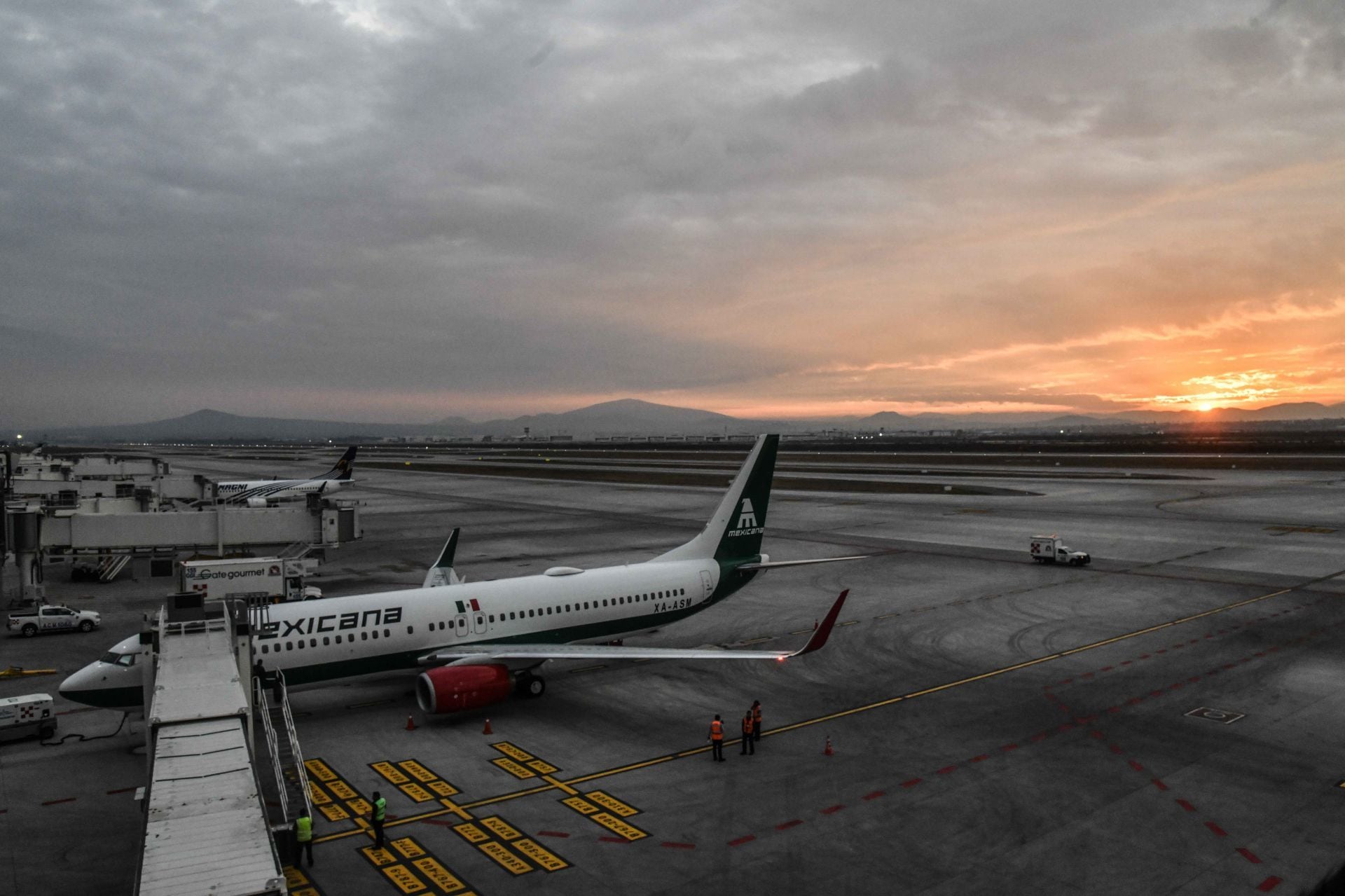 Mexicana "Aerolínea del Pueblo de México" realizo su vuelo inaugural