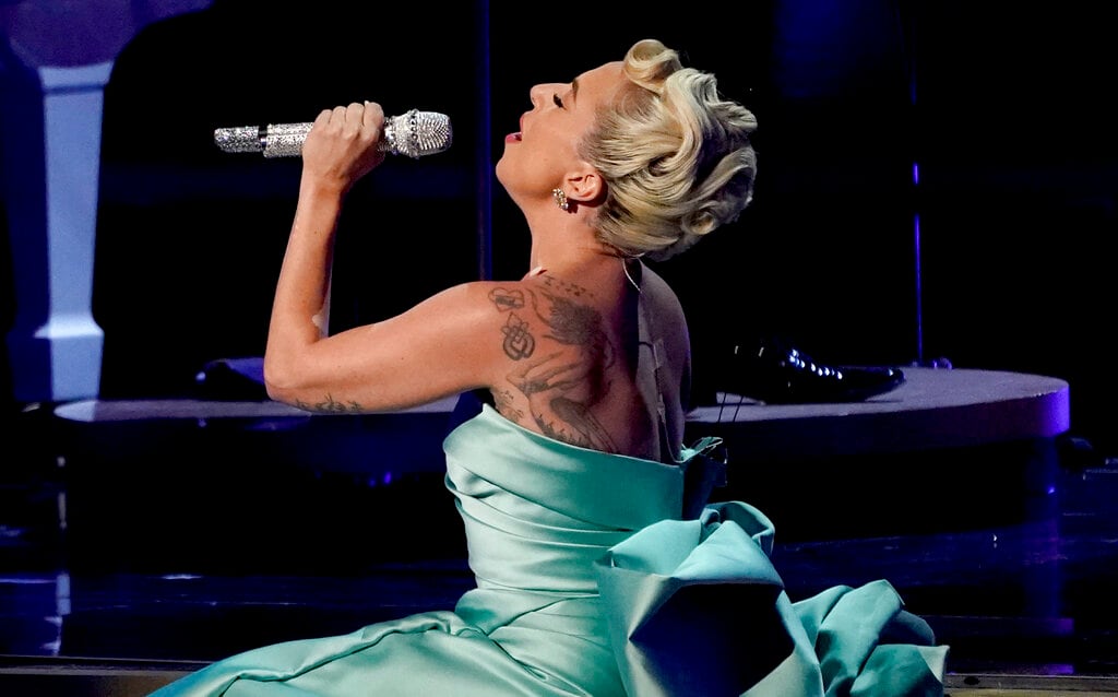 Lady Gaga en los premios Grammy 2022