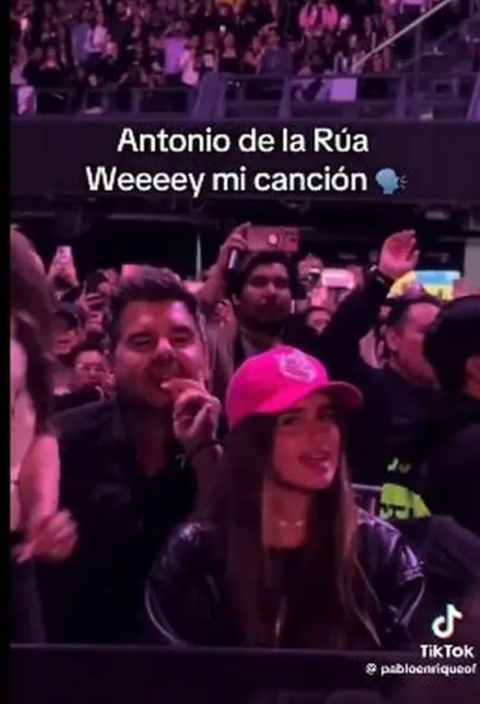 Antonio de la Rúa y su hija en el concierto de Shakira
