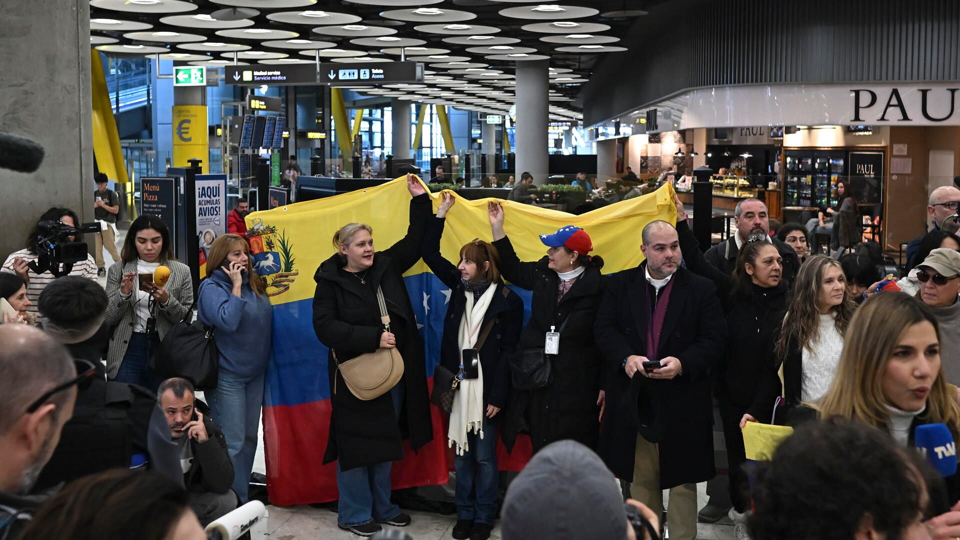Cinco presos políticos españoles liberados en Venezuela llegan a Madrid
