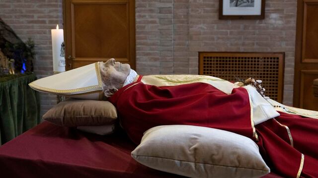 Benedicto XVI: Revelan sus primeras fotos tras morir a los 95 años