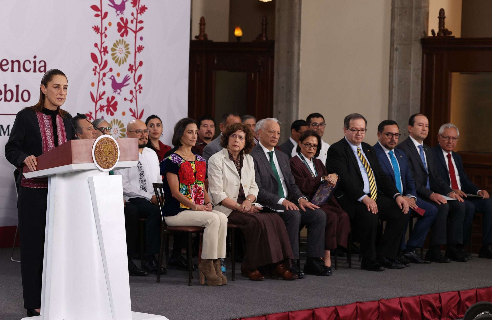 Quiénes son los expertos en fracking del equipo presentado por Claudia Sheinbaum