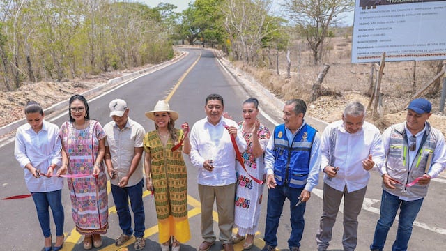Evelyn Salgado en gira de trabajo por Marquelia