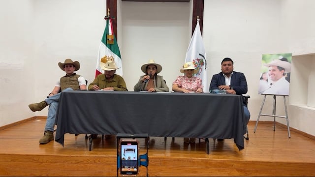 Grecia Quiroz denuncia "guerra sucia" contra su gobierno