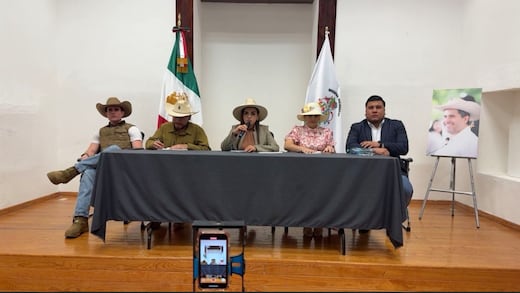 Grecia Quiroz denuncia “guerra sucia” en contra del Movimiento del Sombrero