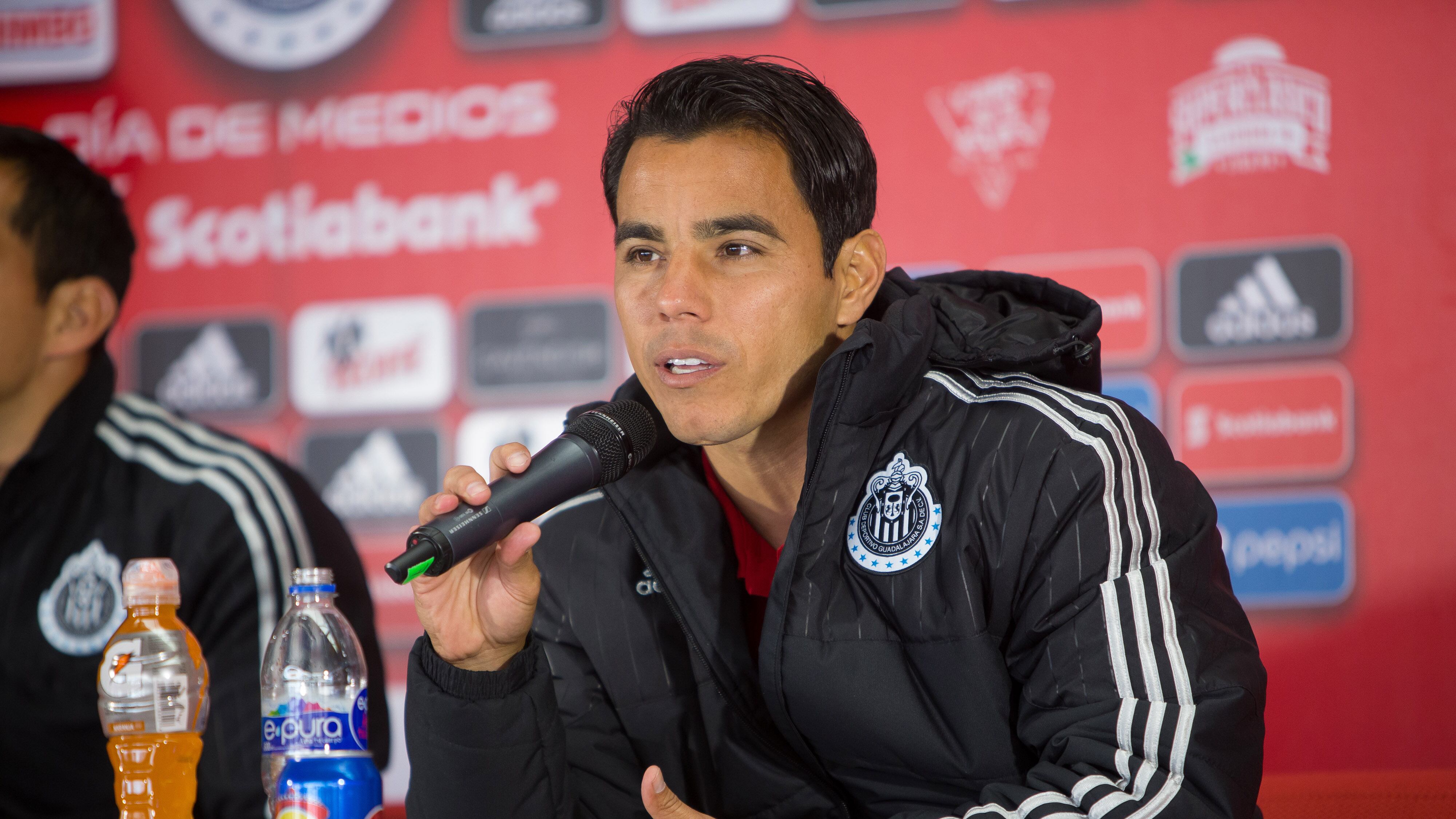 Revelan detalles de la detención de Omar Bravo; fue en un bar y mostró un amparo