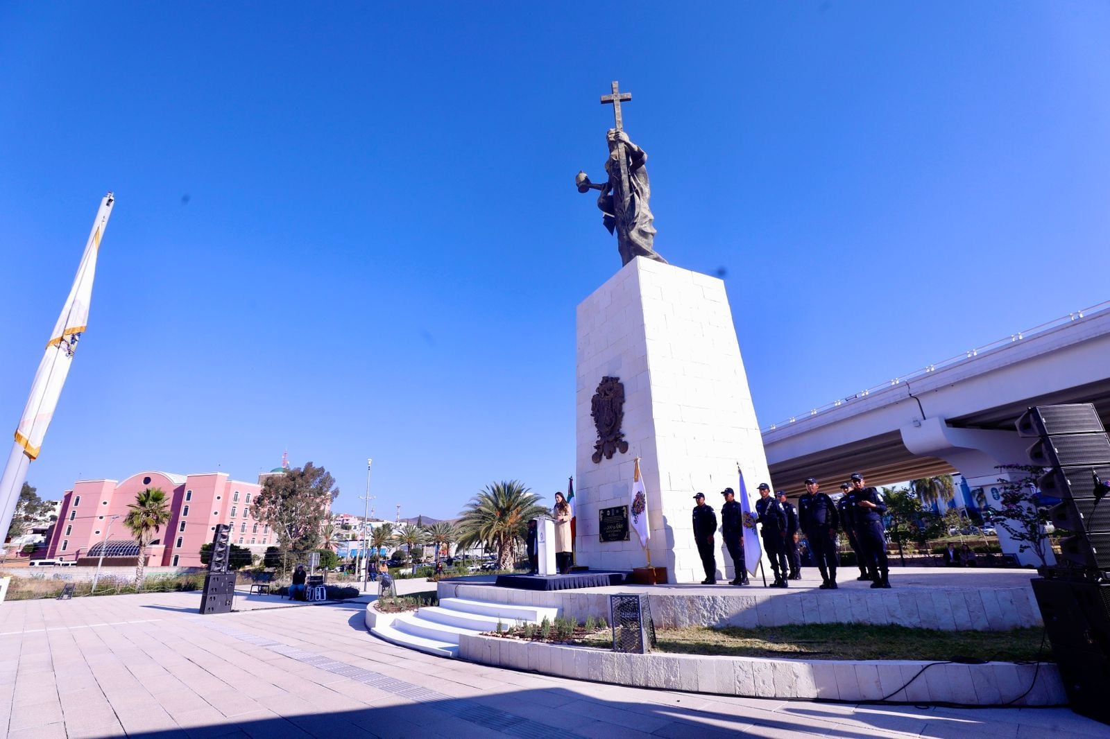 Guanajuato celebró 202 años como Estado Libre y Soberna con acto cívico encabezado por Libia Dennise.