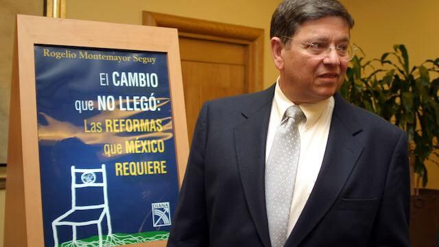 Rogelio Montemayor, renunció a su militancia en el PRI