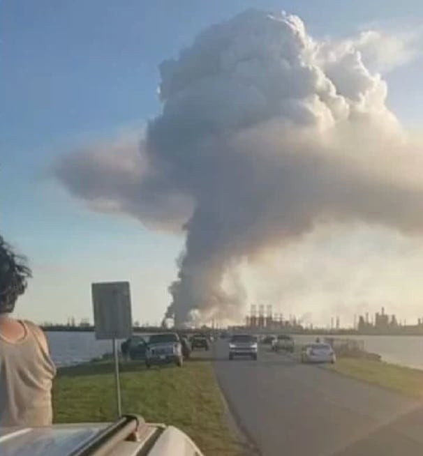 Explosión e incendio en refinería de Port Arthur, Texas