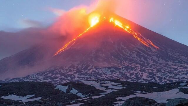 Volcanes entran en erupción en Rusia