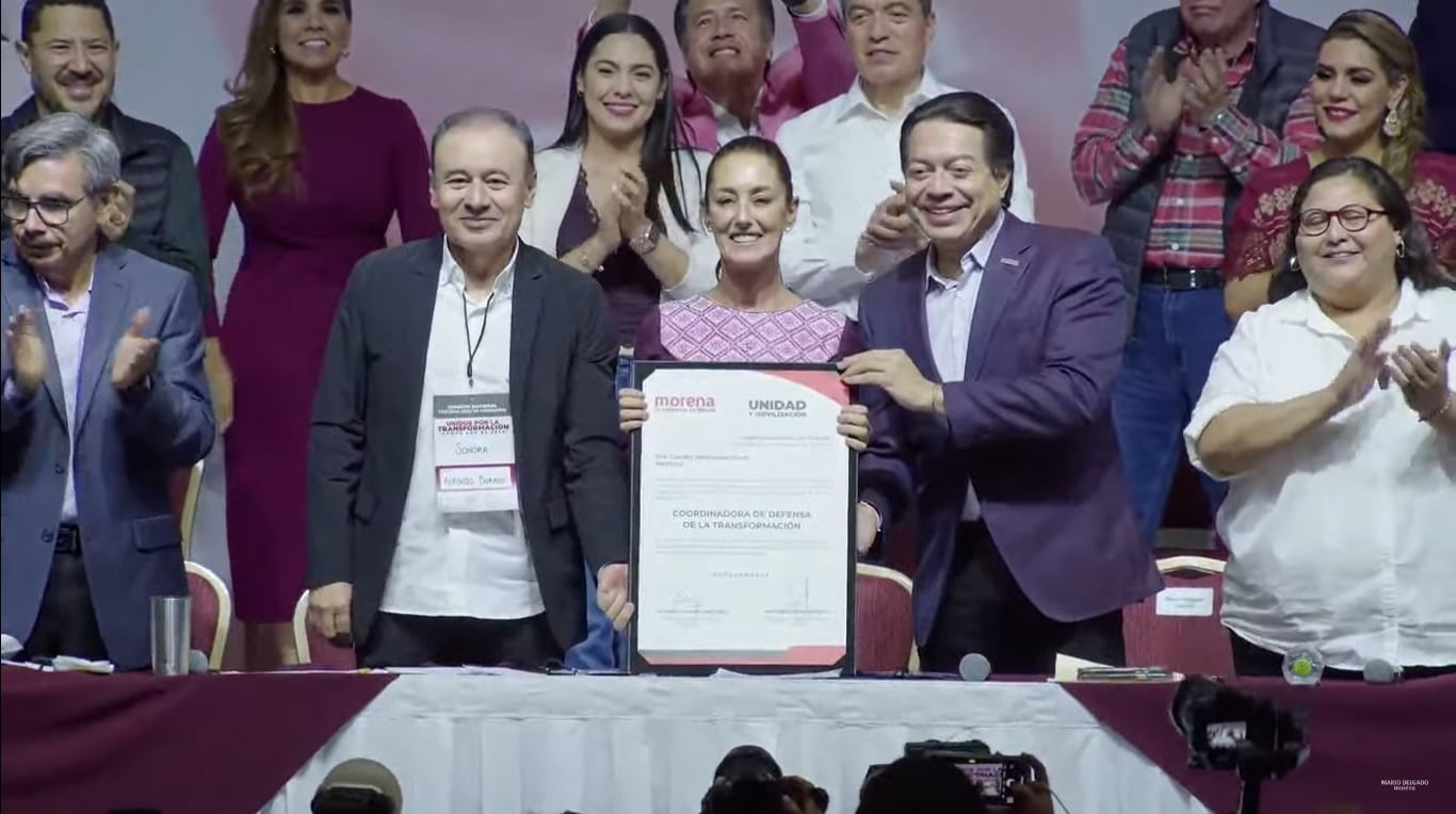 Claudia Sheinbaum recibe constancia de Morena