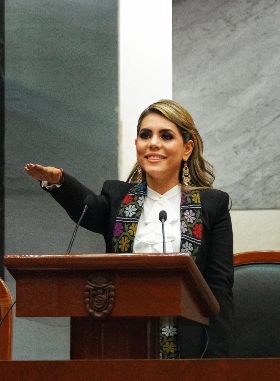 Evelyn Salgado toma protesta como gobernadora de Guerrero