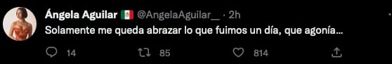 Ángela Aguilar escribe verso de 'Qué Agonía'.