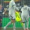 ¡Increíble! Kylian Mbappé falla dos veces un penal y en el rebote vuelve a fallar