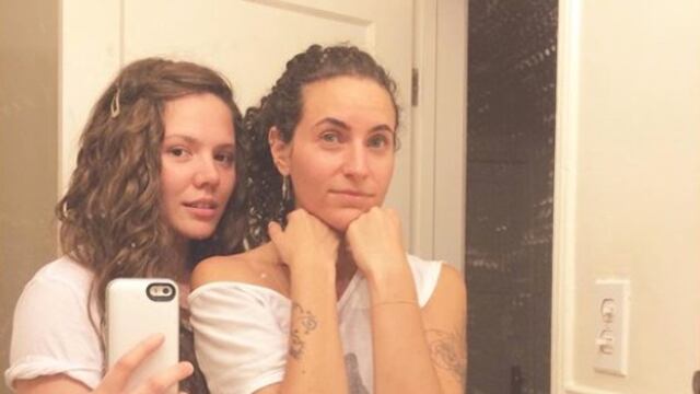 Joy Huerta y Diana Atri