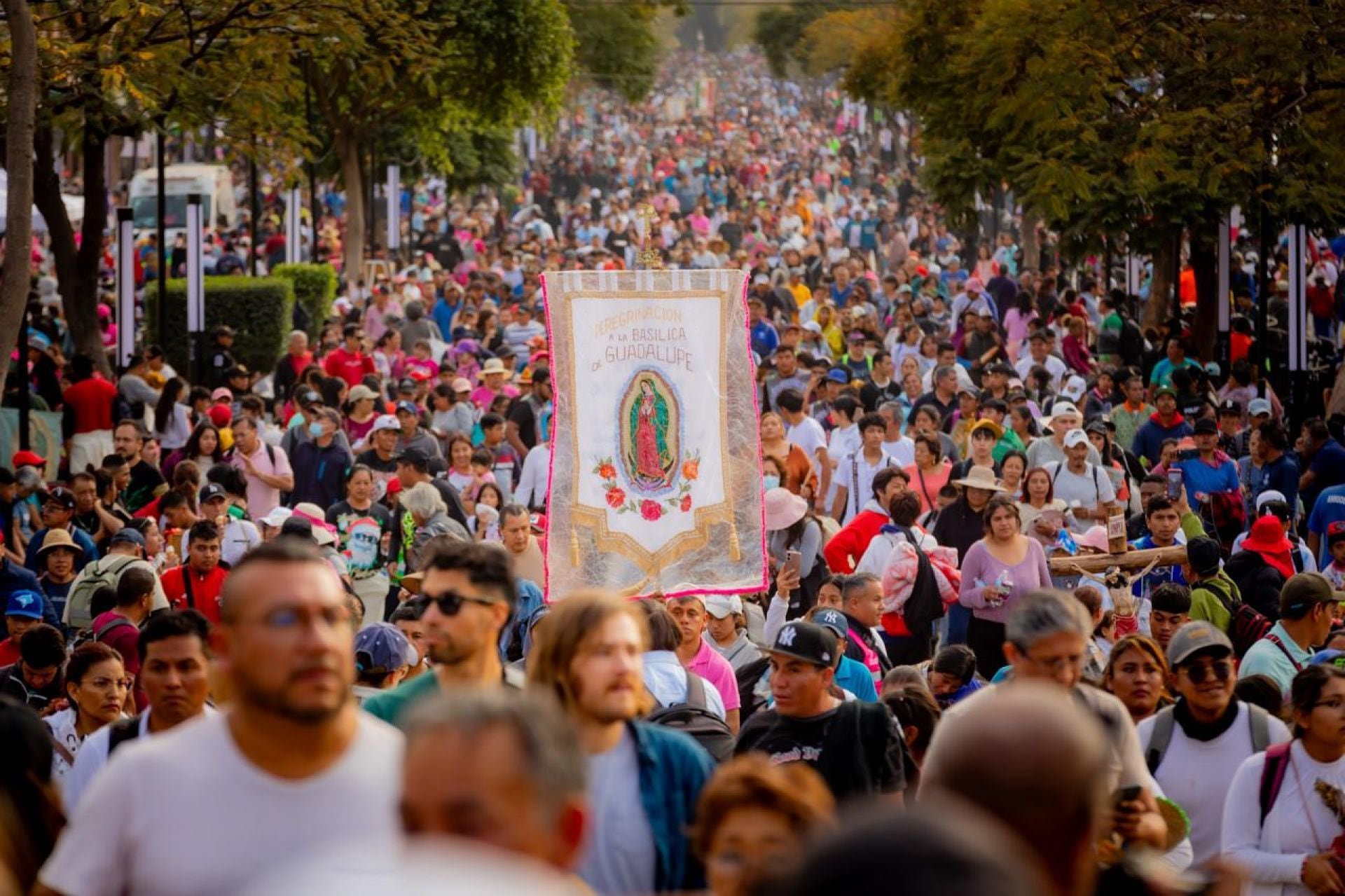 Peregrinos que viajan a la Basílica de Guadalupe