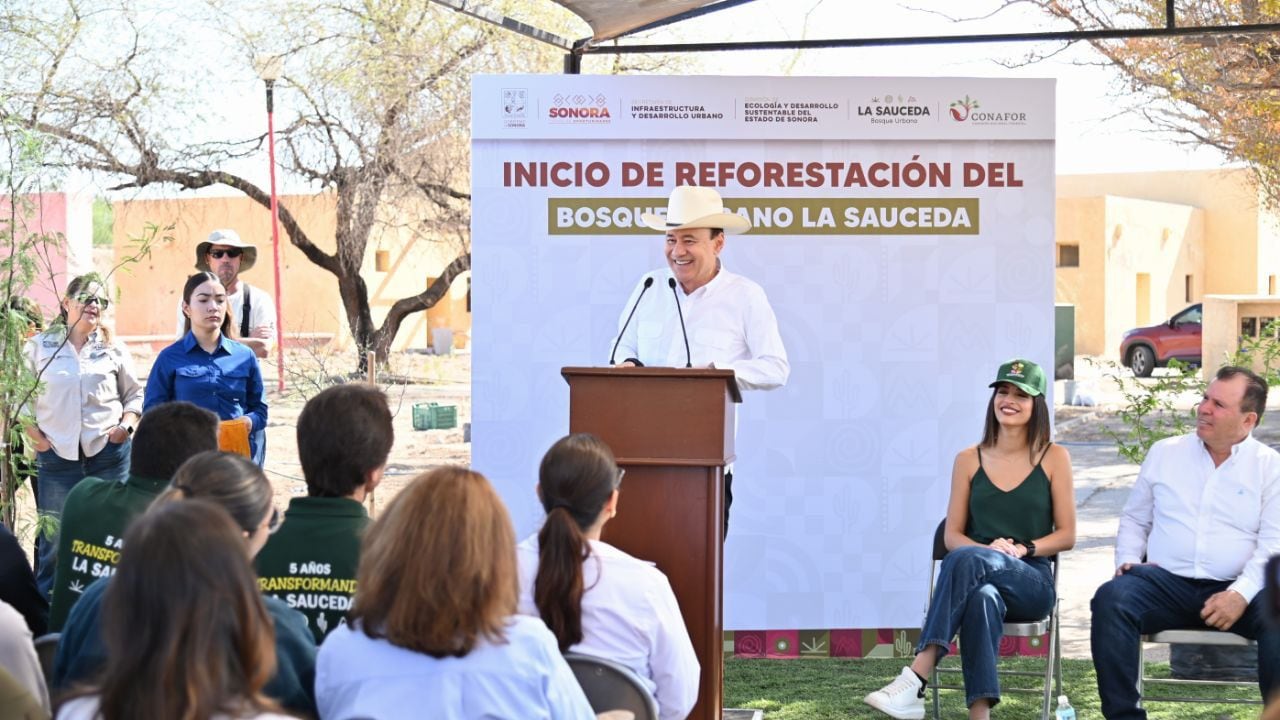Alfonso Durazo dio inicio a la reforestación del Bosque Urbano La Sauceda