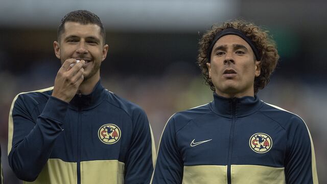 Guido y Ochoa en un partido con América