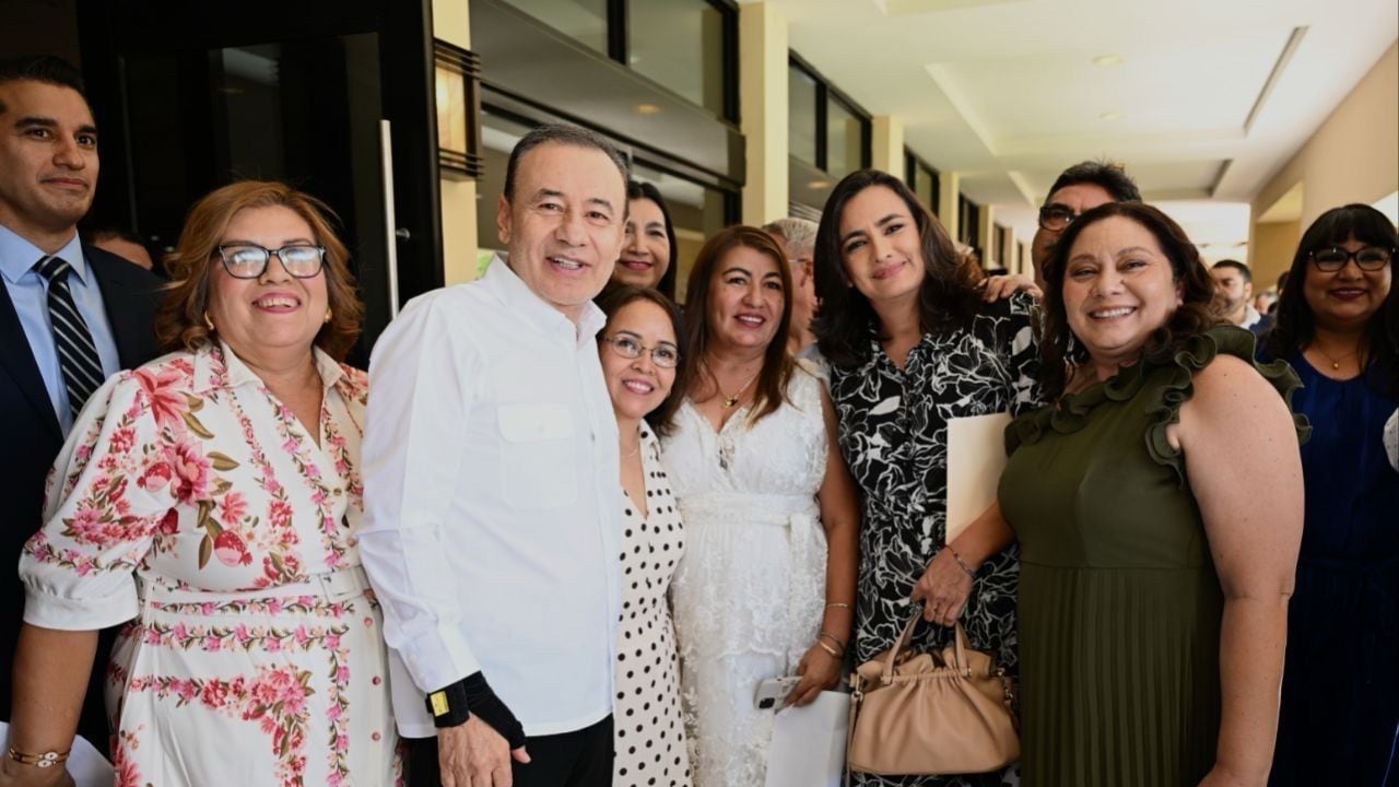 Alfonso Durazo reconoce a las y los docentes en el Día del Maestro