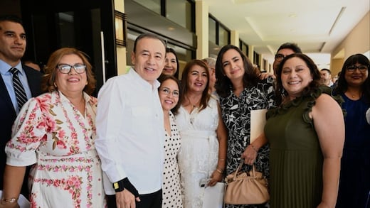 Alfonso Durazo reconoce a las y los docentes en el Día del Maestro
