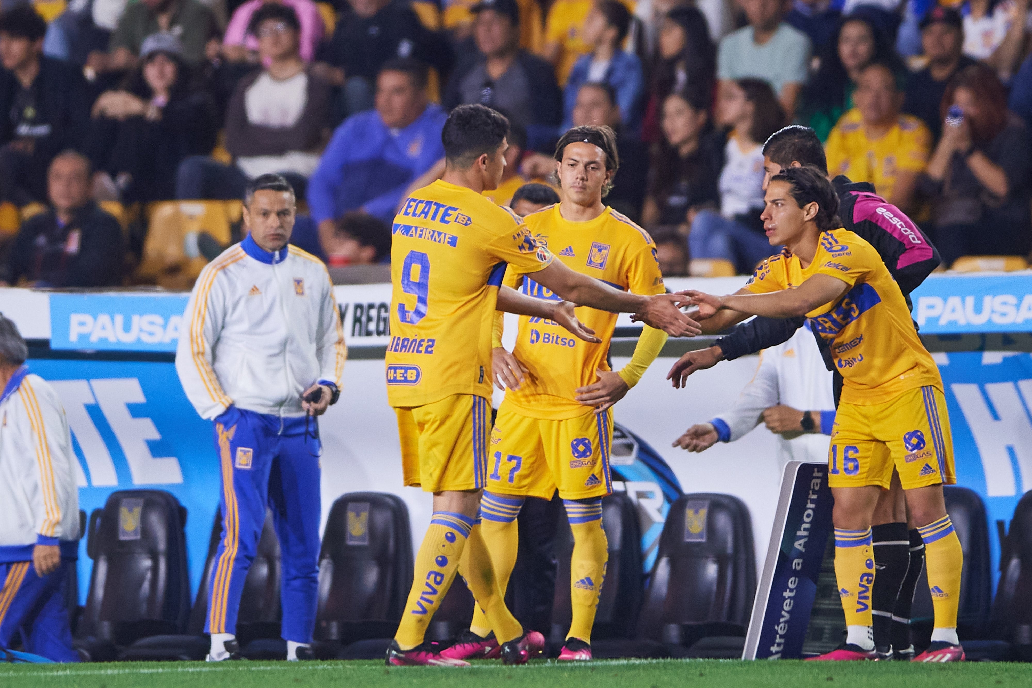 Diego Lainez.