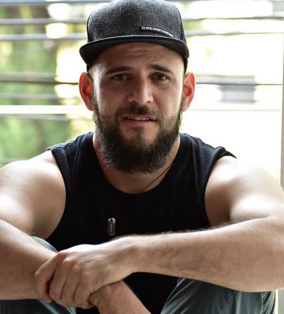 El Temach llega a Envinadas y sus fans las están funando por darle espacio a un misógino