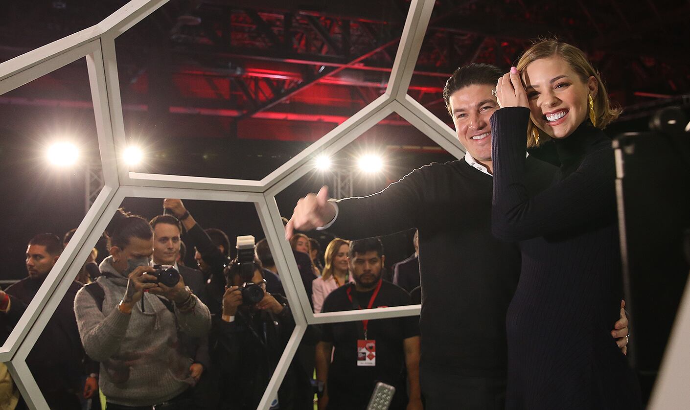 Samuel García y Mariana Rodríguez