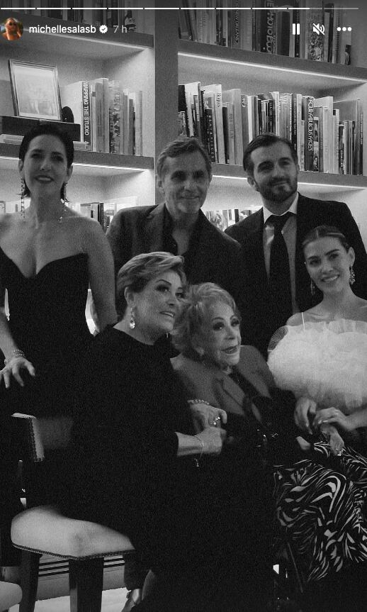 Michelle Salas celebra su pre-boda acompañada de Silvia Pinal y familia
