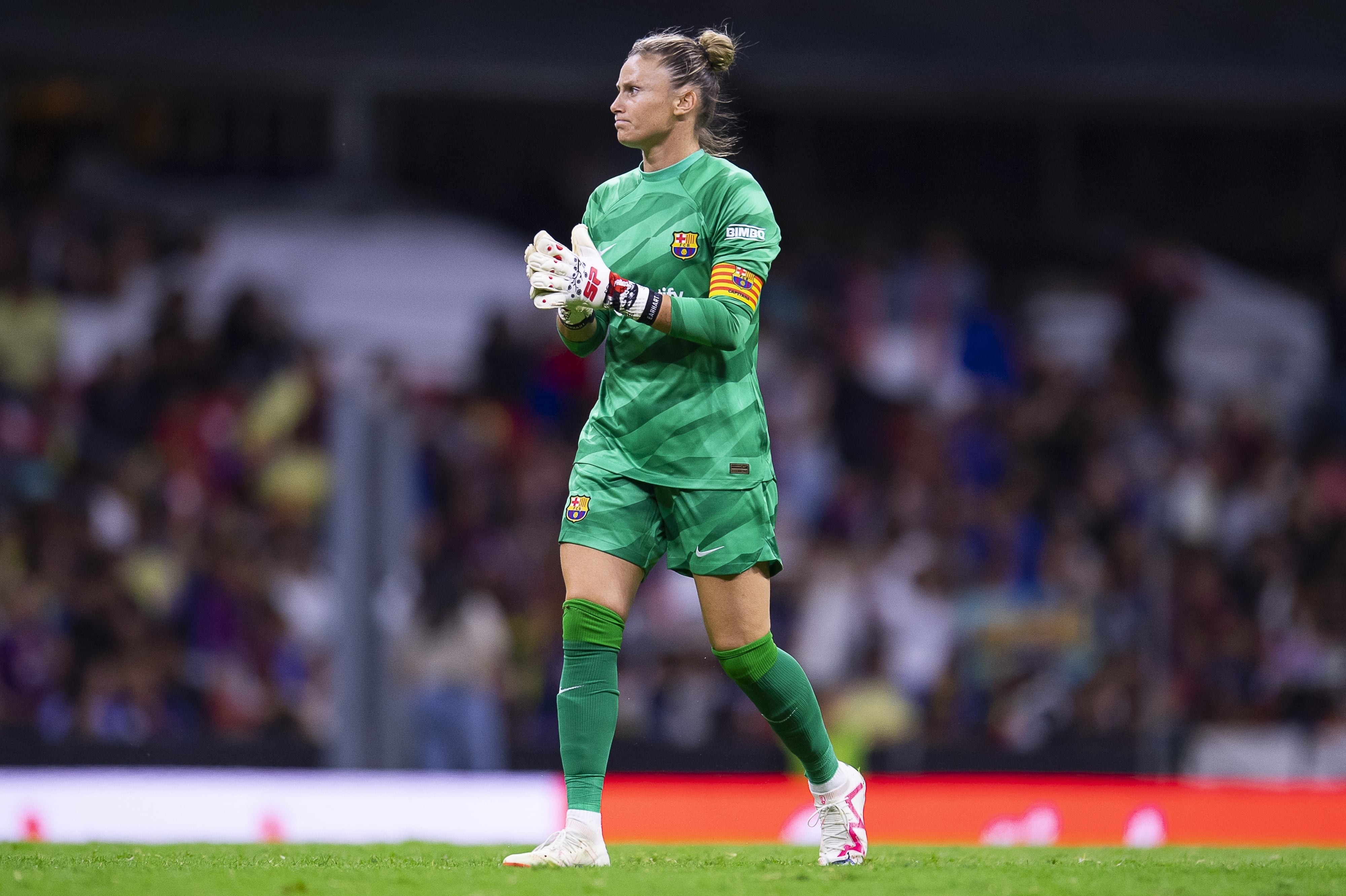 Sandra Paños en un partido amistoso contra América en el Estadio Azteca.
