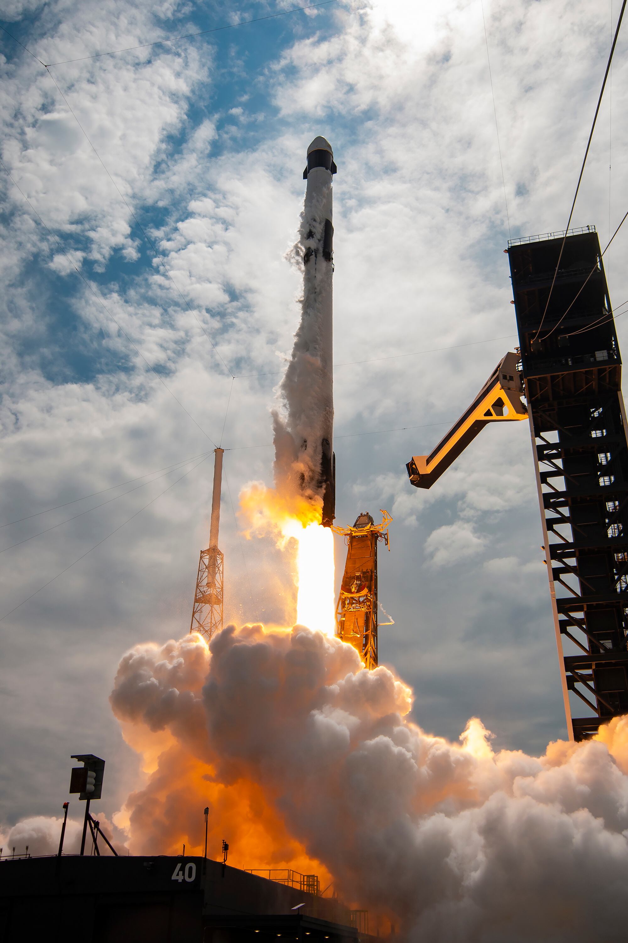Capsula de Space llegó con los astronautas varados en el espacio