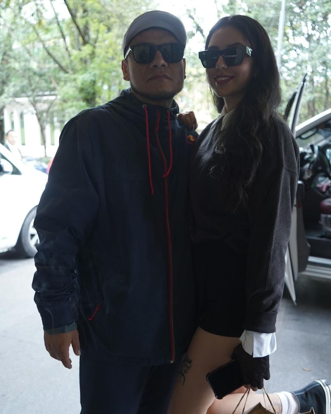 Aczino con su novia Maldita G.